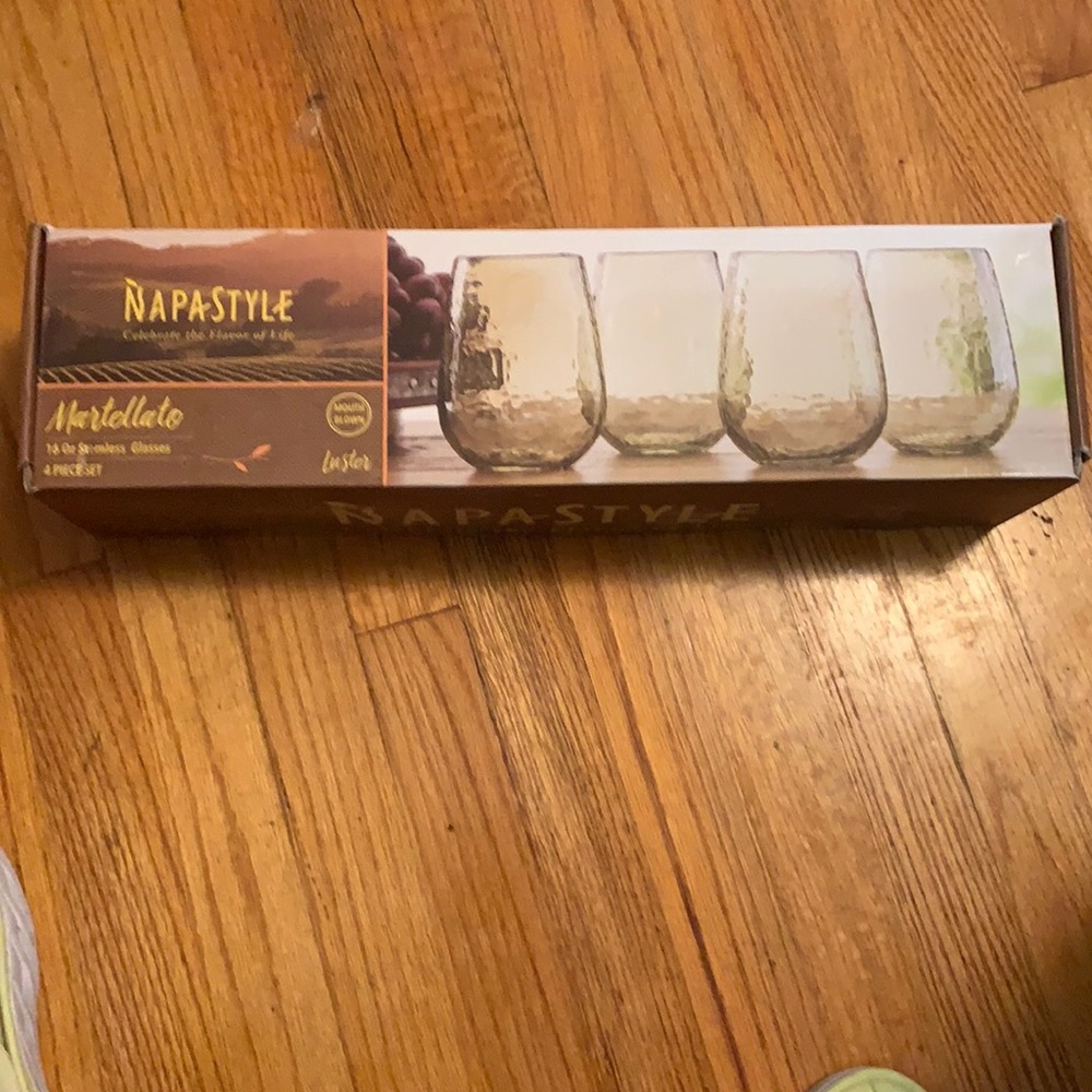 NapaStyle 16 oz Martellato 4 pc Stemless Glasses